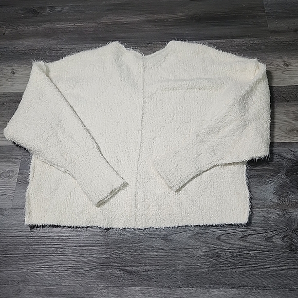 Free People Sweater Womens Medium Icing Cream Fuzzy Oversize Soft Slouchy V Neck - Picture 6 of 10